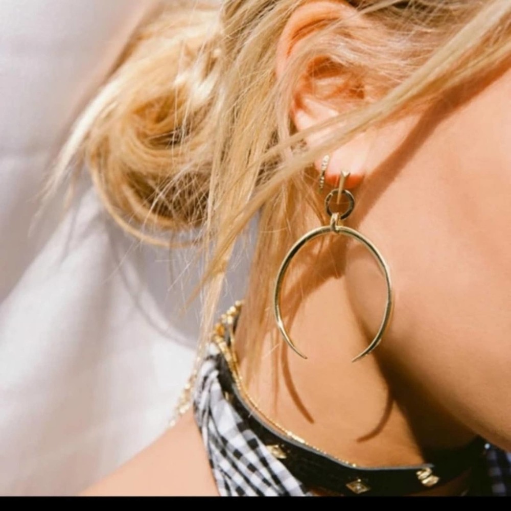 Crescent Moon Earrings GOLD